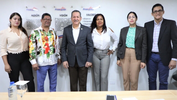 Promipyme:  Porfirio Peralta se reúne con la Asociación de Diseñadores Dominicanos